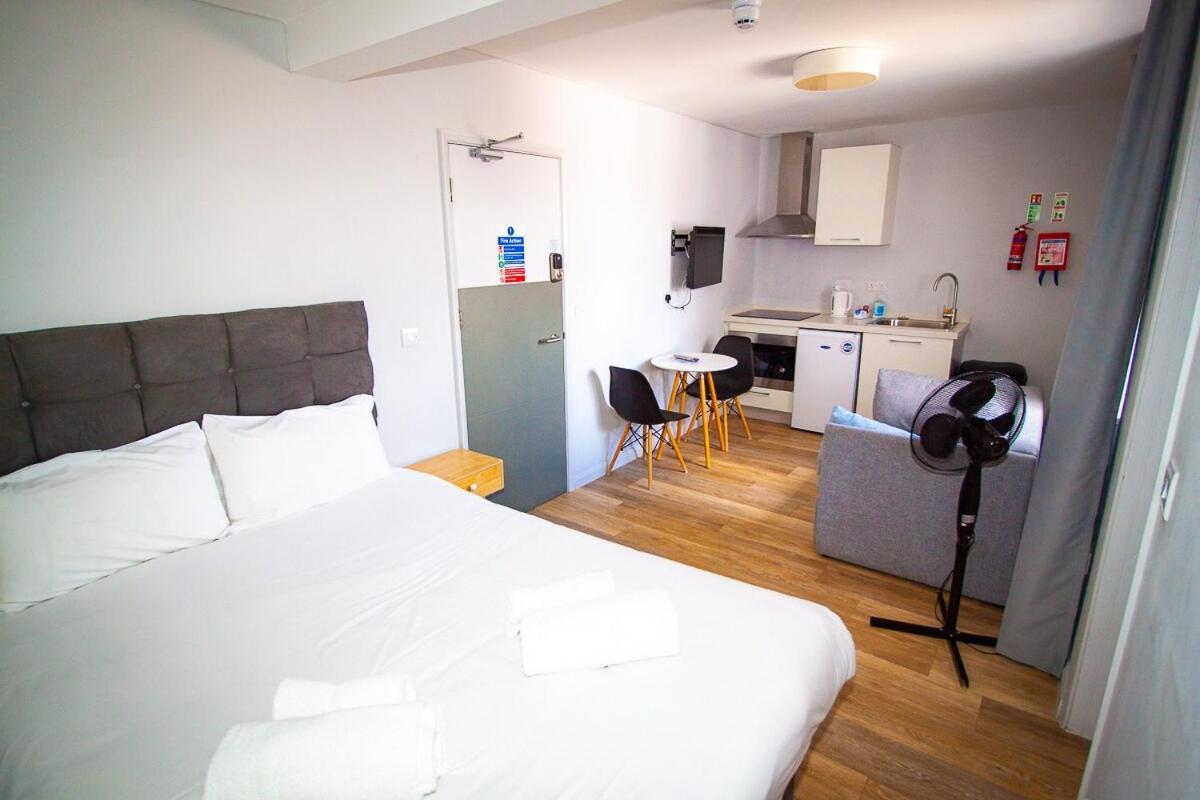 Oyo Studiotel Gy - Modern Hotel Apartments Great Yarmouth Buitenkant foto