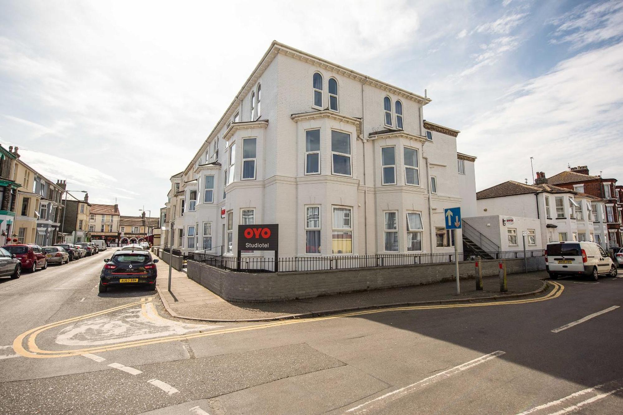 Oyo Studiotel Gy - Modern Hotel Apartments Great Yarmouth Buitenkant foto